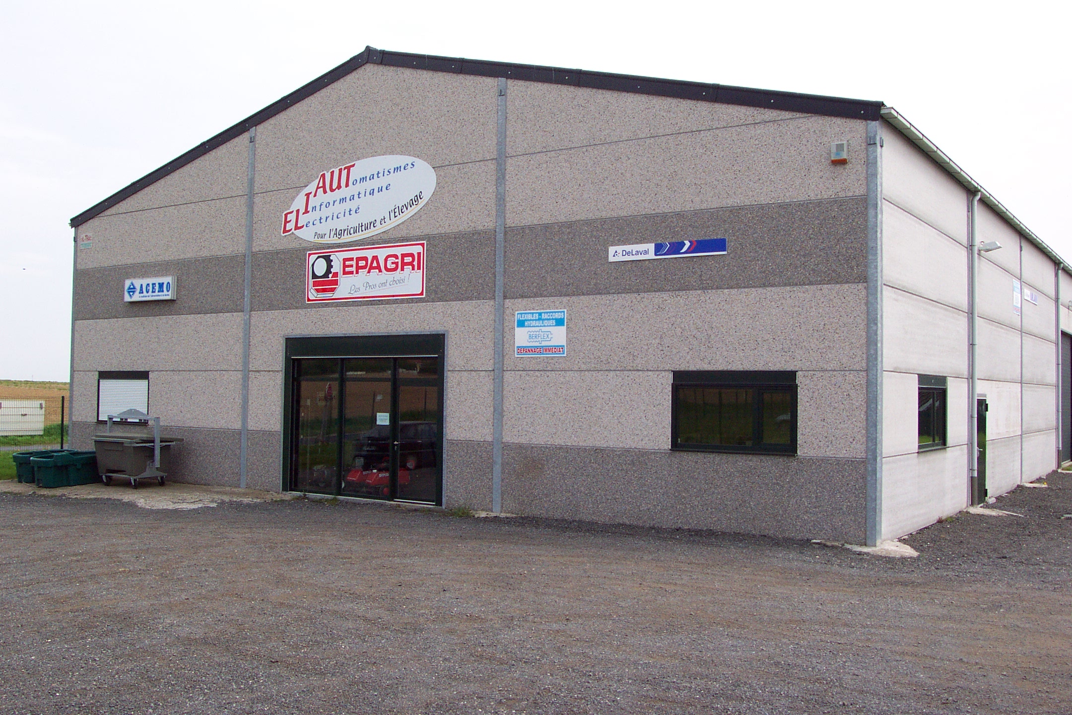 Image d'archive façade 2002 Eliaut élevage